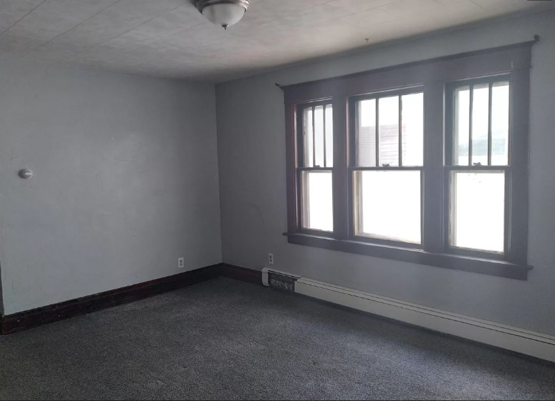 267 Davidson Ave - Photo 4 of 5