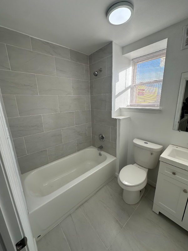 2434 W Franklin St - Photo 7 of 15
