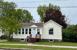 featured image of 1817 Lewis St
