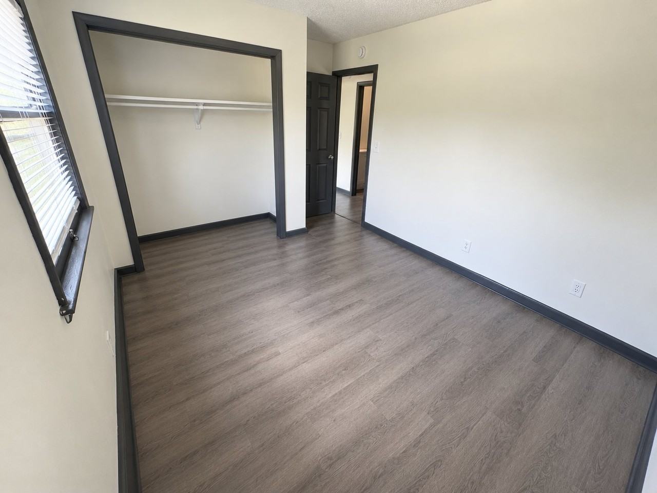 1809 Arlington Ave #11 - Photo 5 of 8