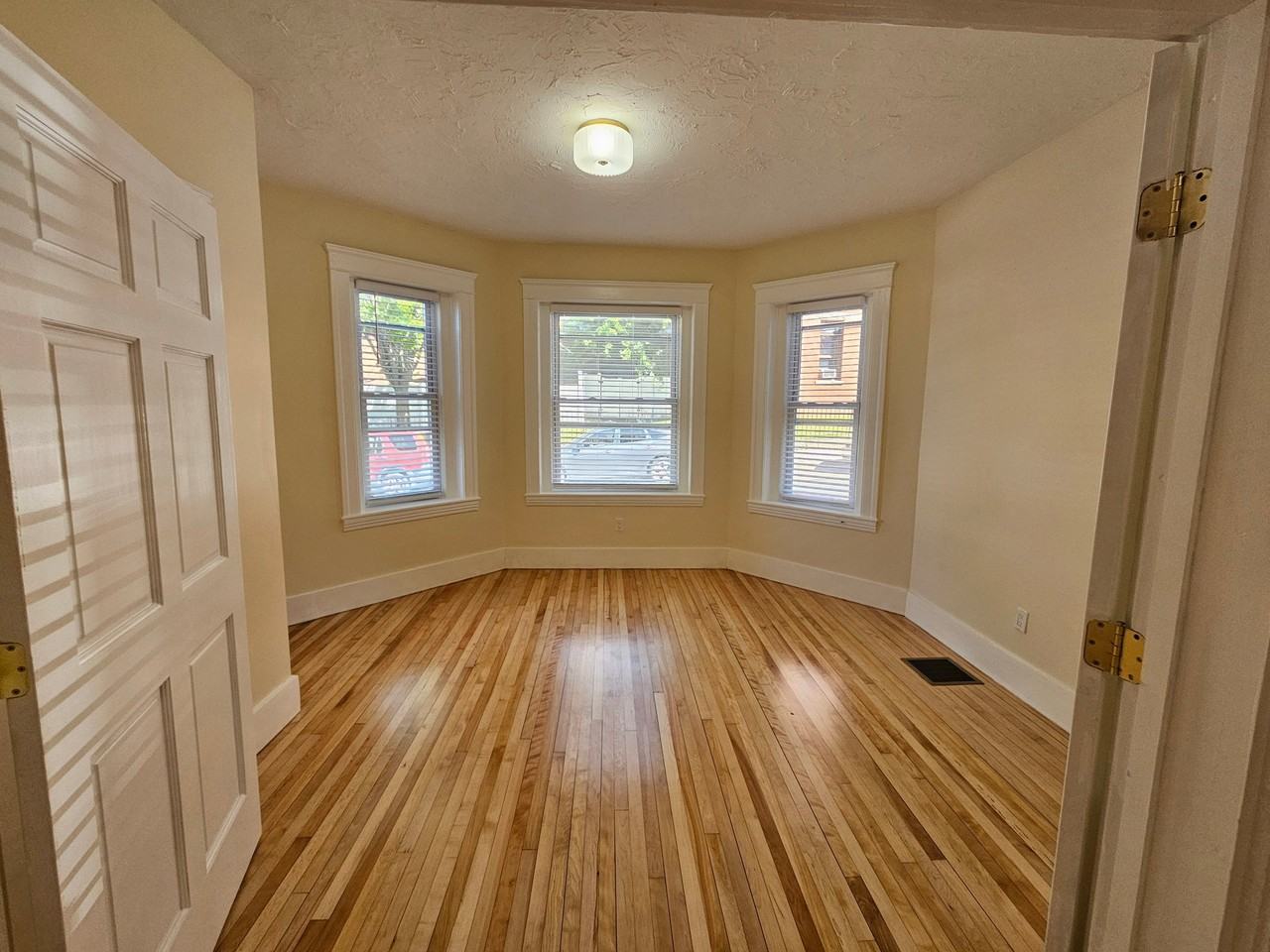 28 Orient St/30 Thorne St #30-1 - Photo 2 of 10