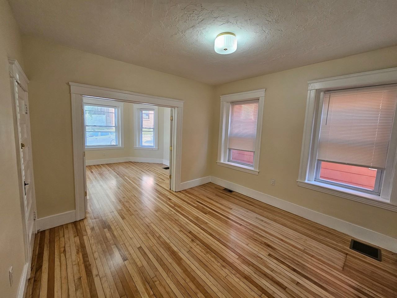 28 Orient St/30 Thorne St #30-1 - Photo 5 of 10