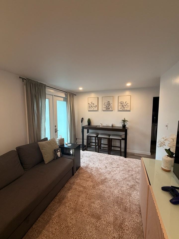 3355 Sw 22nd St #1 - Photo 6 of 18