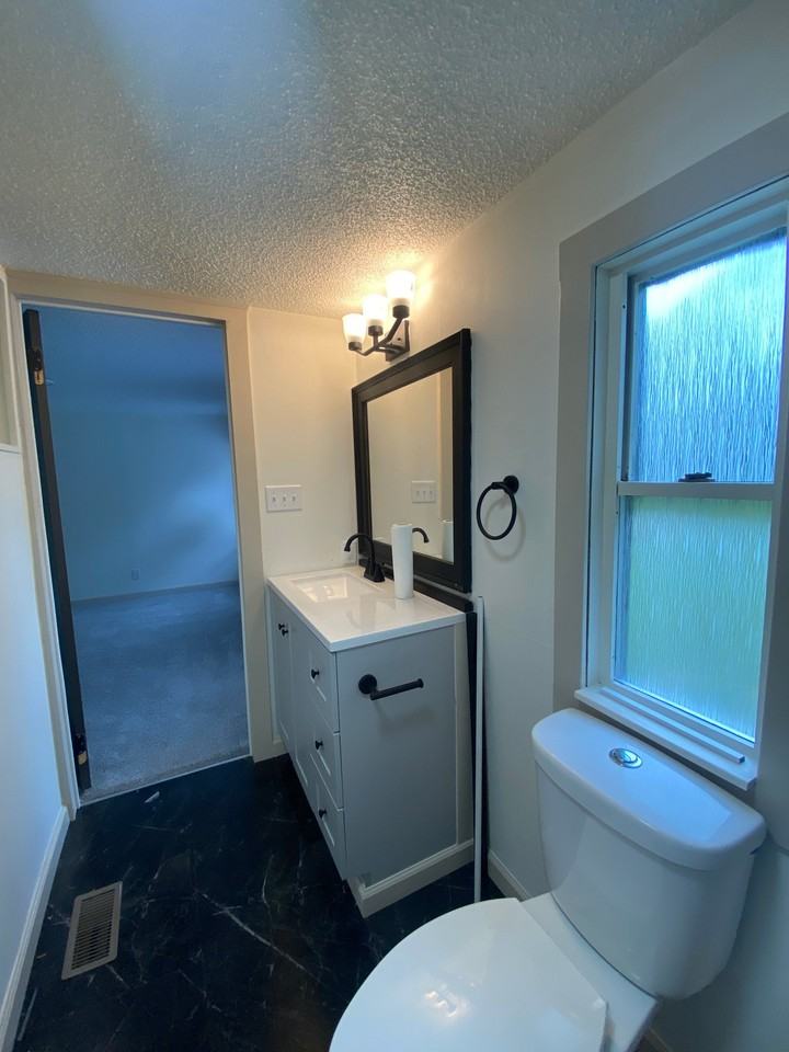 25079 Snyder St - Photo 6 of 16
