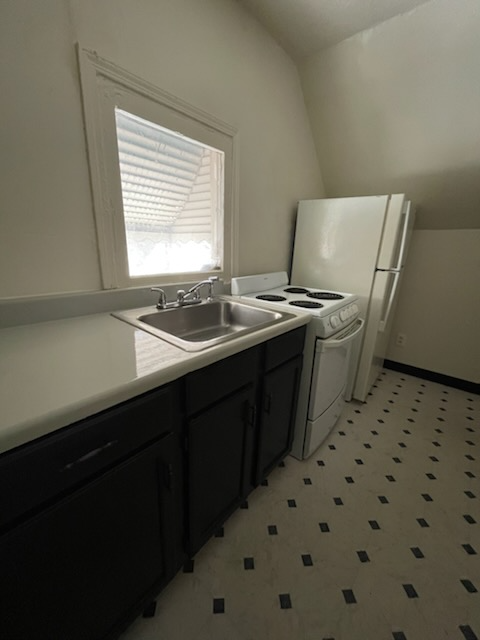 983 Nathaniel Rd #C - Photo 3 of 9