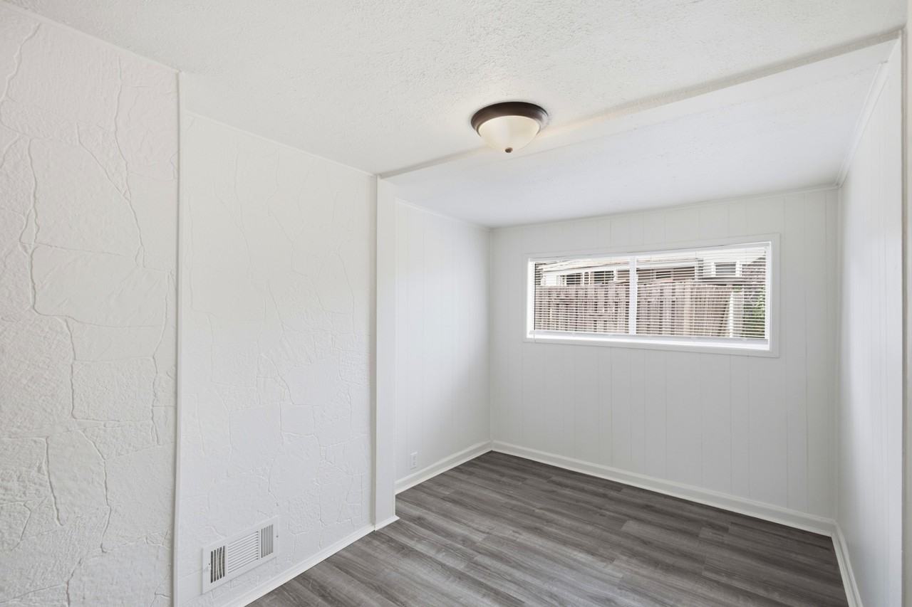 1911 8th St #NA - Photo 5 of 13