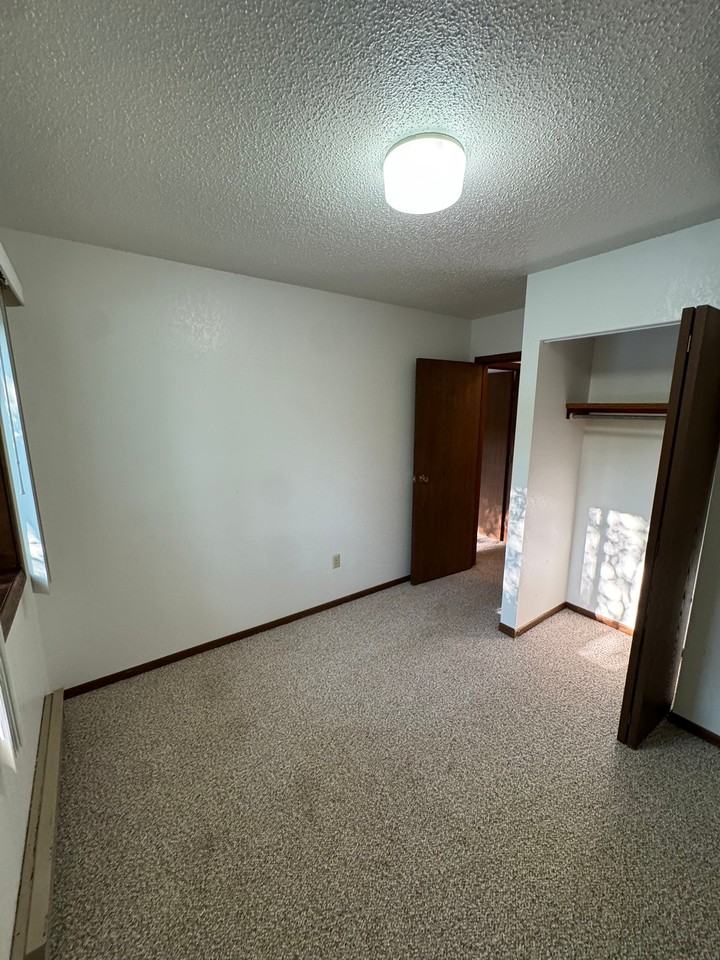 301 Bernice St #B5 - Photo 4 of 8