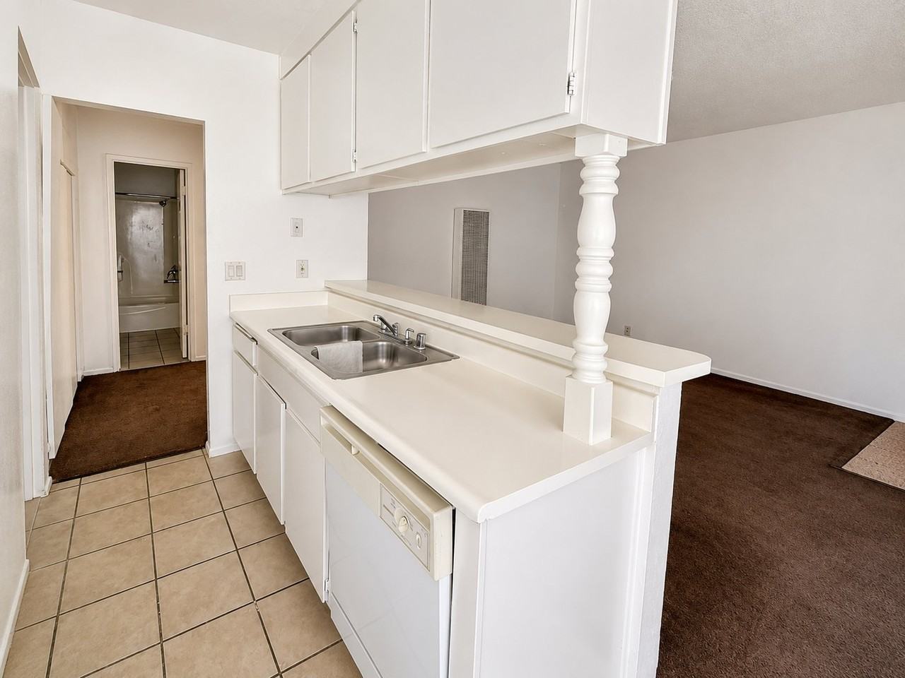 316 E Avenue Q #02 - Photo 3 of 13