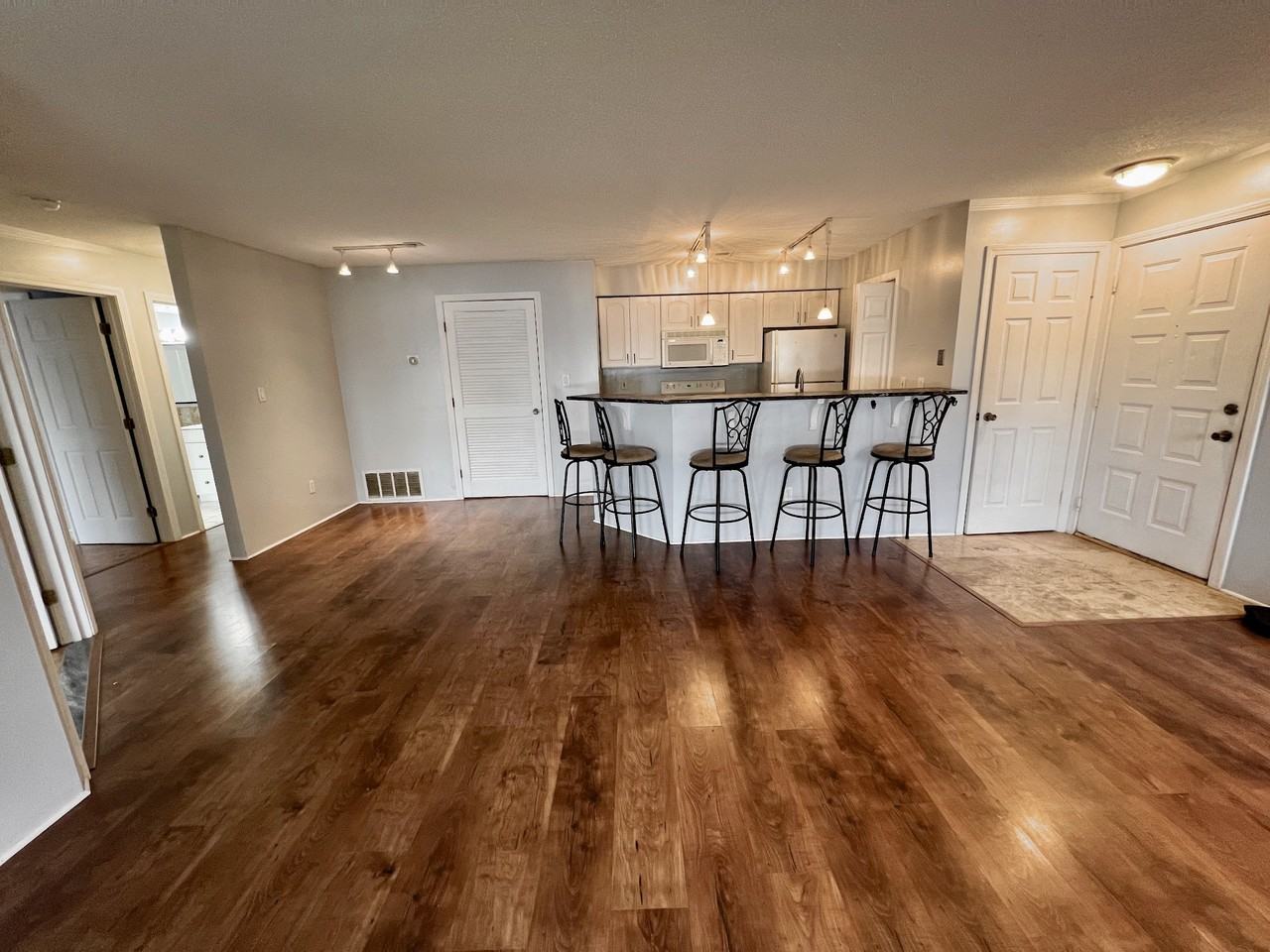 3 Forest Glen Cir #3 - Photo 4 of 12