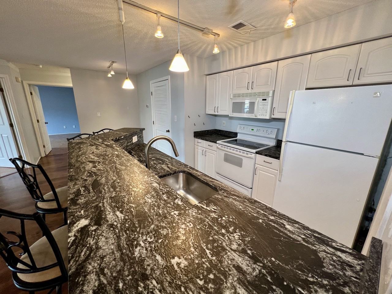 3 Forest Glen Cir #3 - Photo 5 of 12