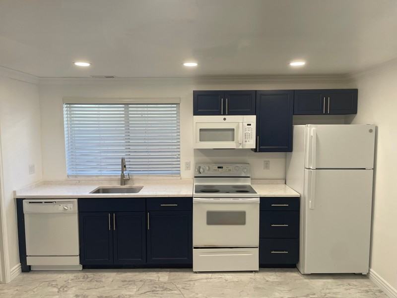 1053 Barton Ct #BS - Photo 3 of 9