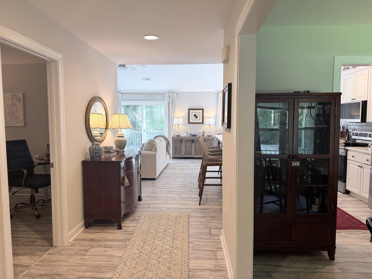 125 Bayside Dr - Photo 3 of 15