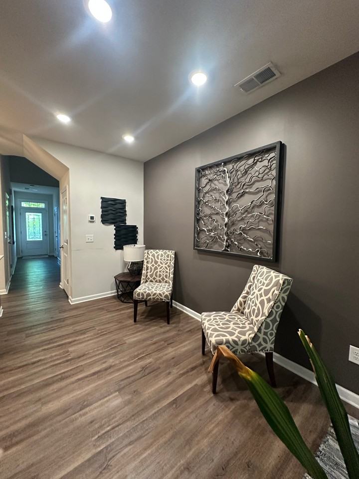1631 Corwin Bend Rd - Photo 3 of 24