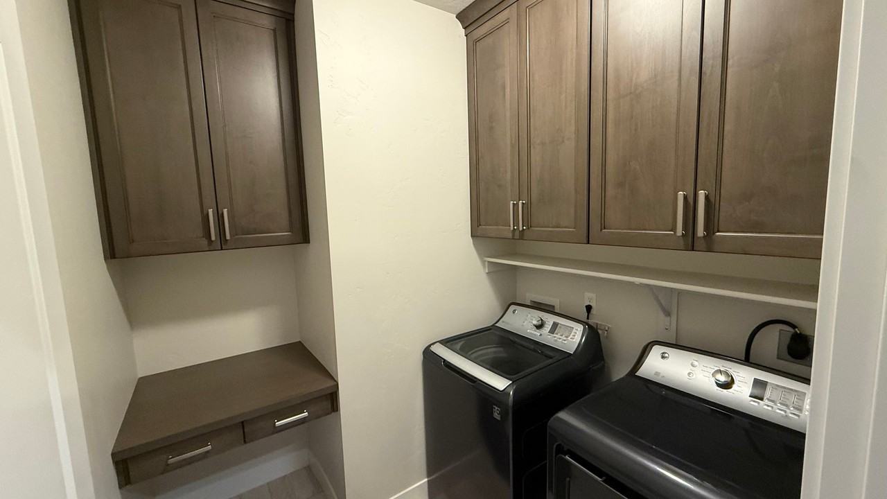 234 N Glenwood Way - Photo 6 of 20