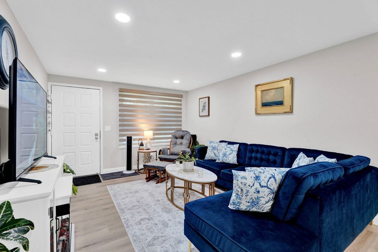 6 Roanoke Ln #104 - Photo 6 of 19