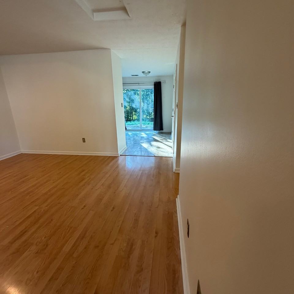 3828 Mcgarry Dr - Photo 3 of 10