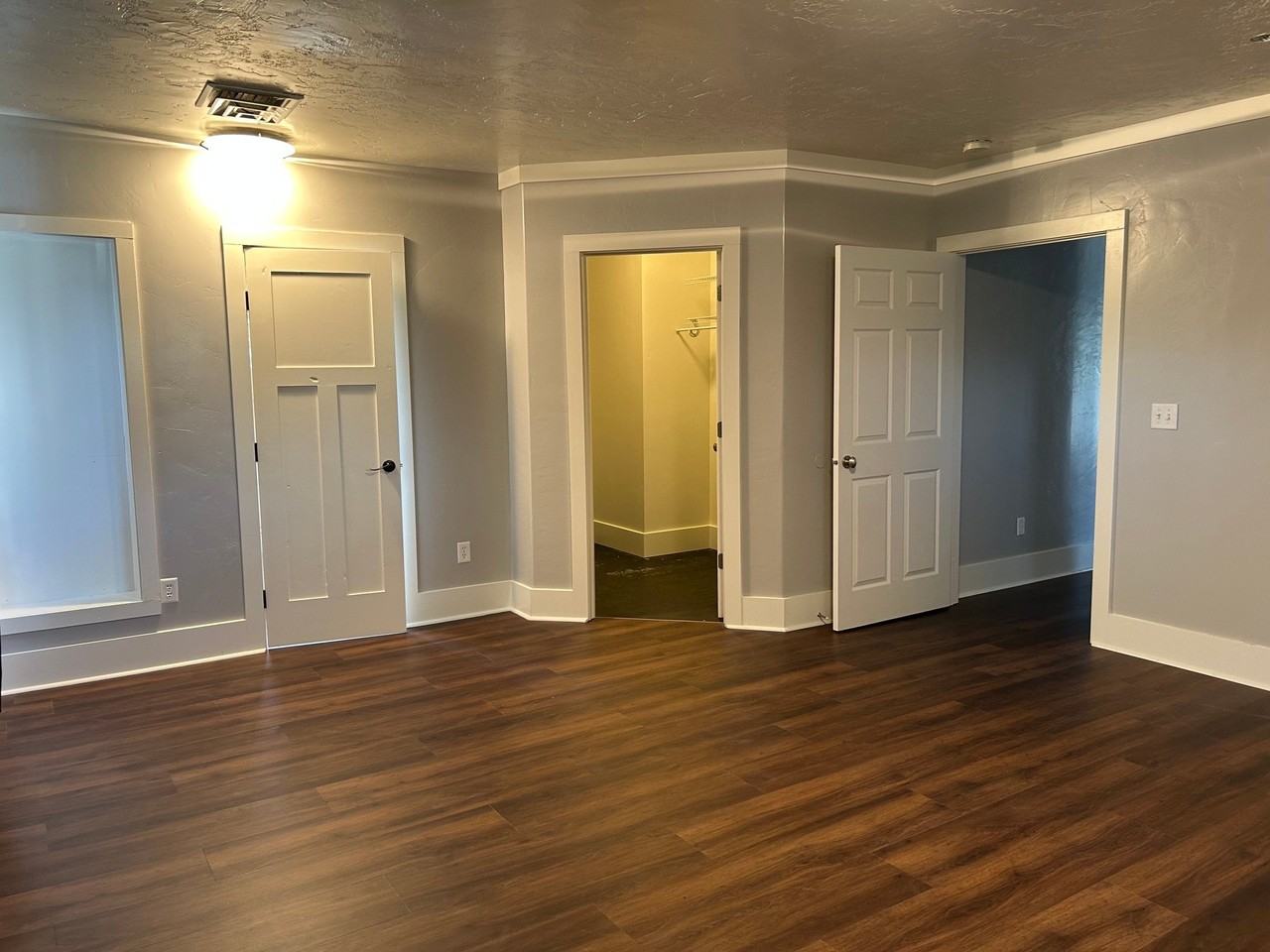1040 Main St #A - Photo 4 of 12