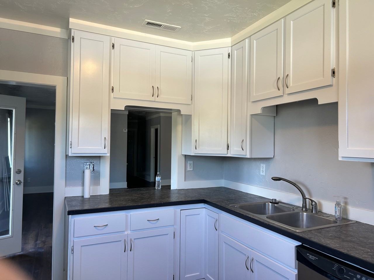 1040 Main St #A - Photo 6 of 12