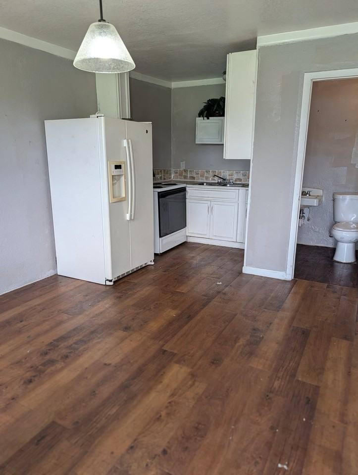 1002 Daniels St - Photo 3 of 8