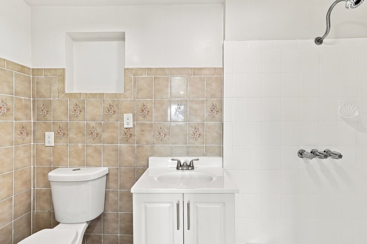 11150 Santa Fe Ave #A - Photo 5 of 6