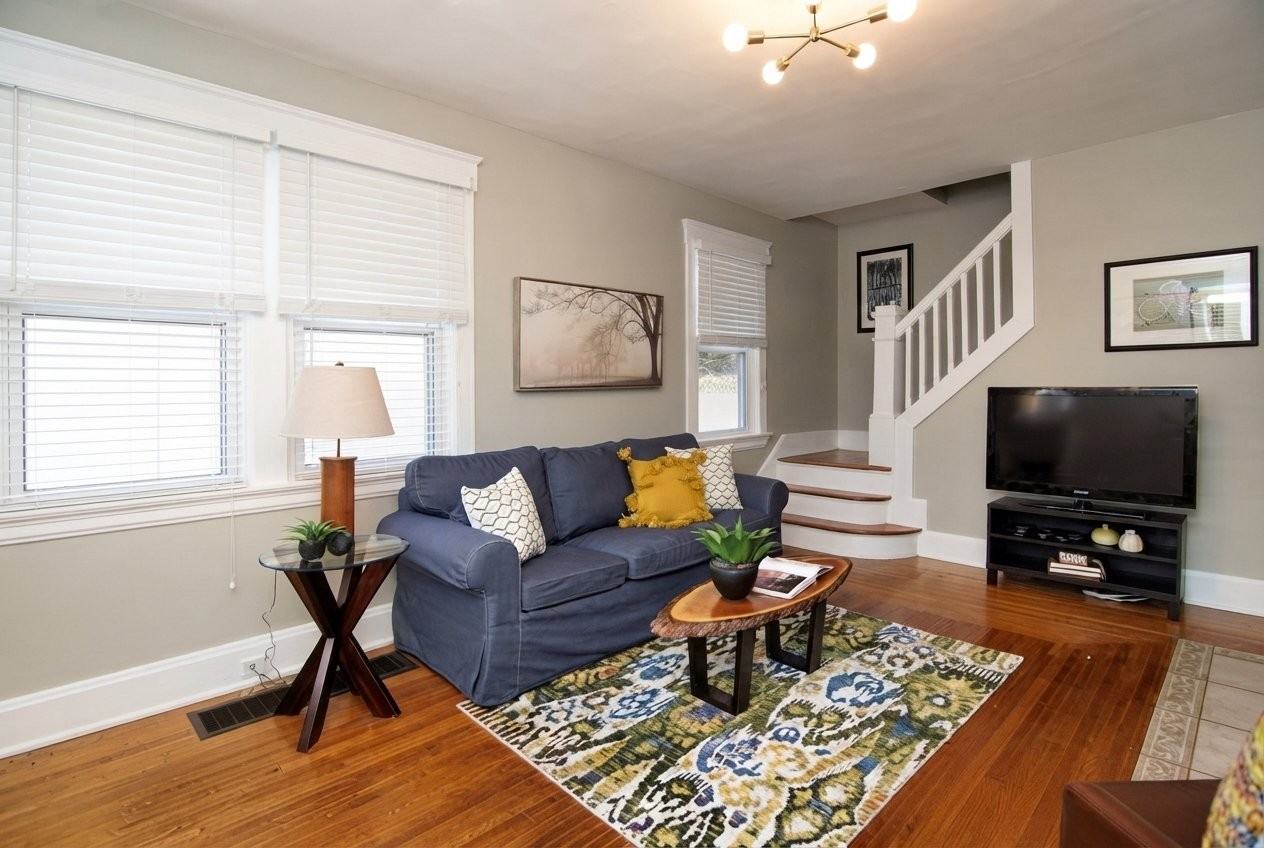 4067 Paxton Ave - Photo 4 of 8