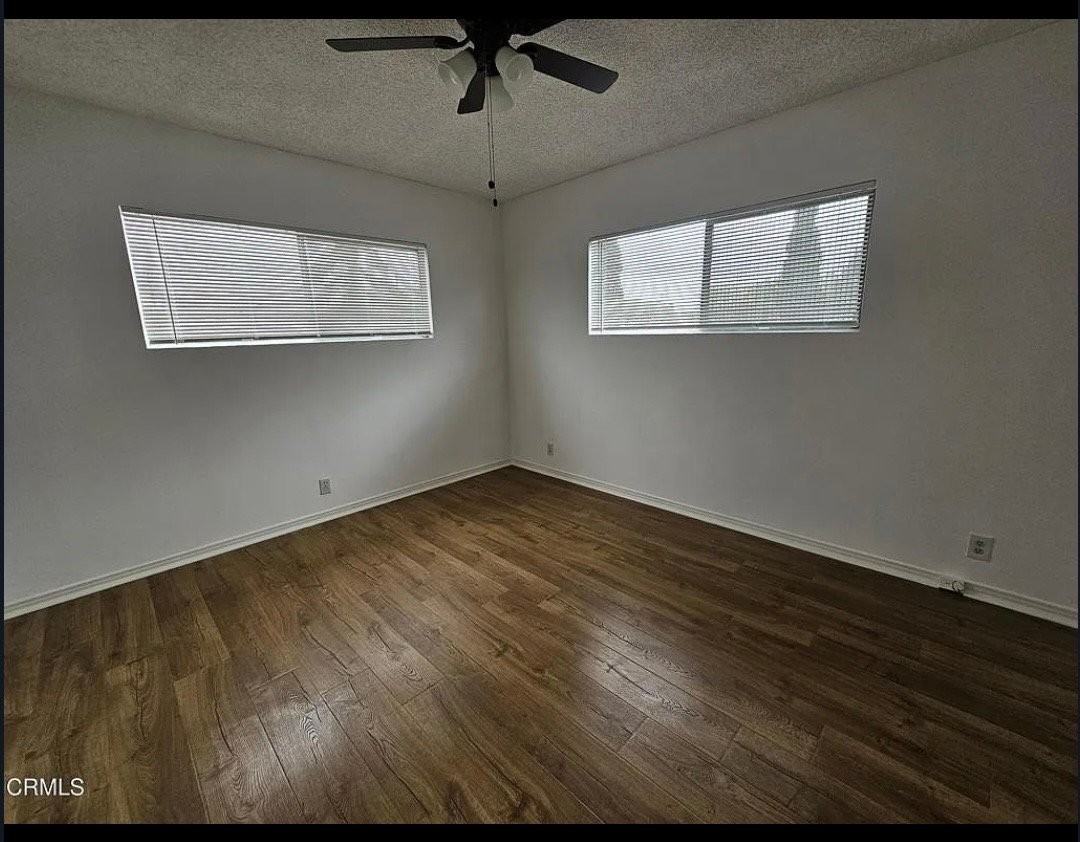 12246 Oxnard St - Photo 2 of 11