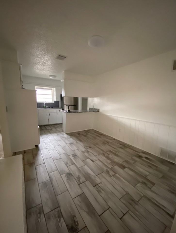 7105 S Mckinley Ave - Photo 3 of 20
