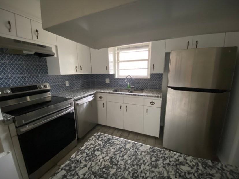 7105 S Mckinley Ave - Photo 7 of 20