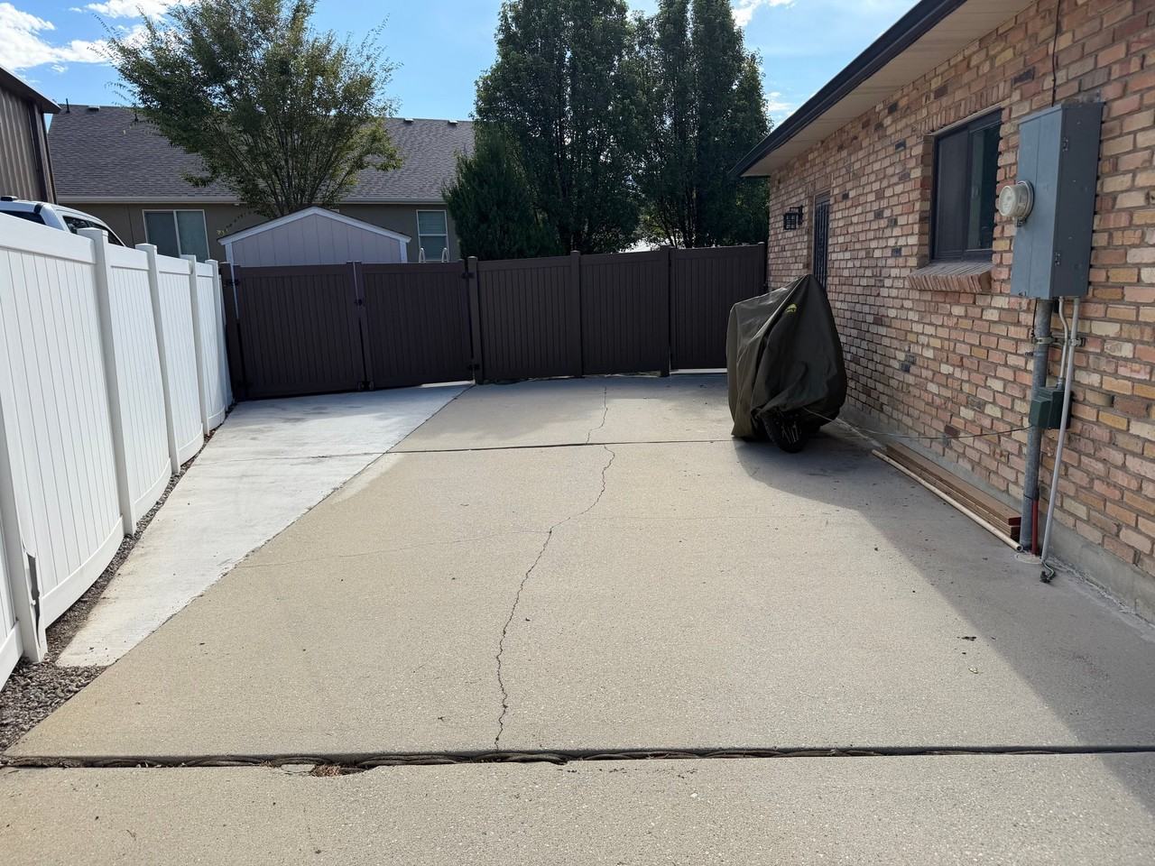 1211 W Meadow Ridge Ln - Photo 2 of 8