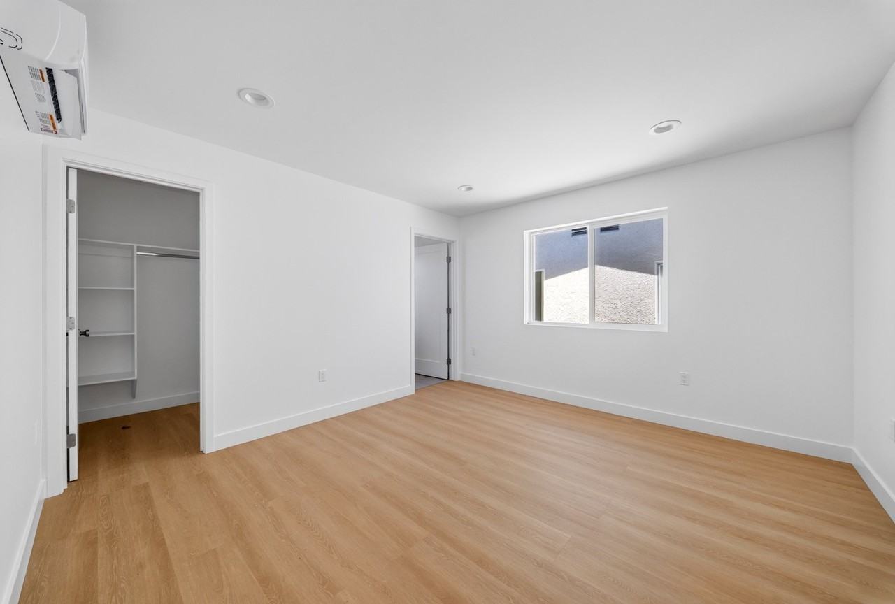 776 W Wilson St #8 - Photo 6 of 9