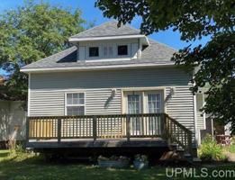 featured image of 12 Oak St