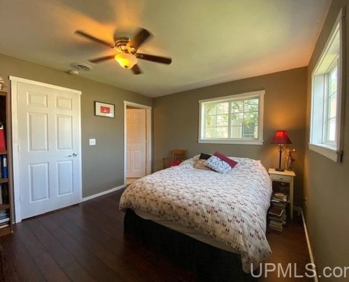12 Oak St - Photo 4 of 10