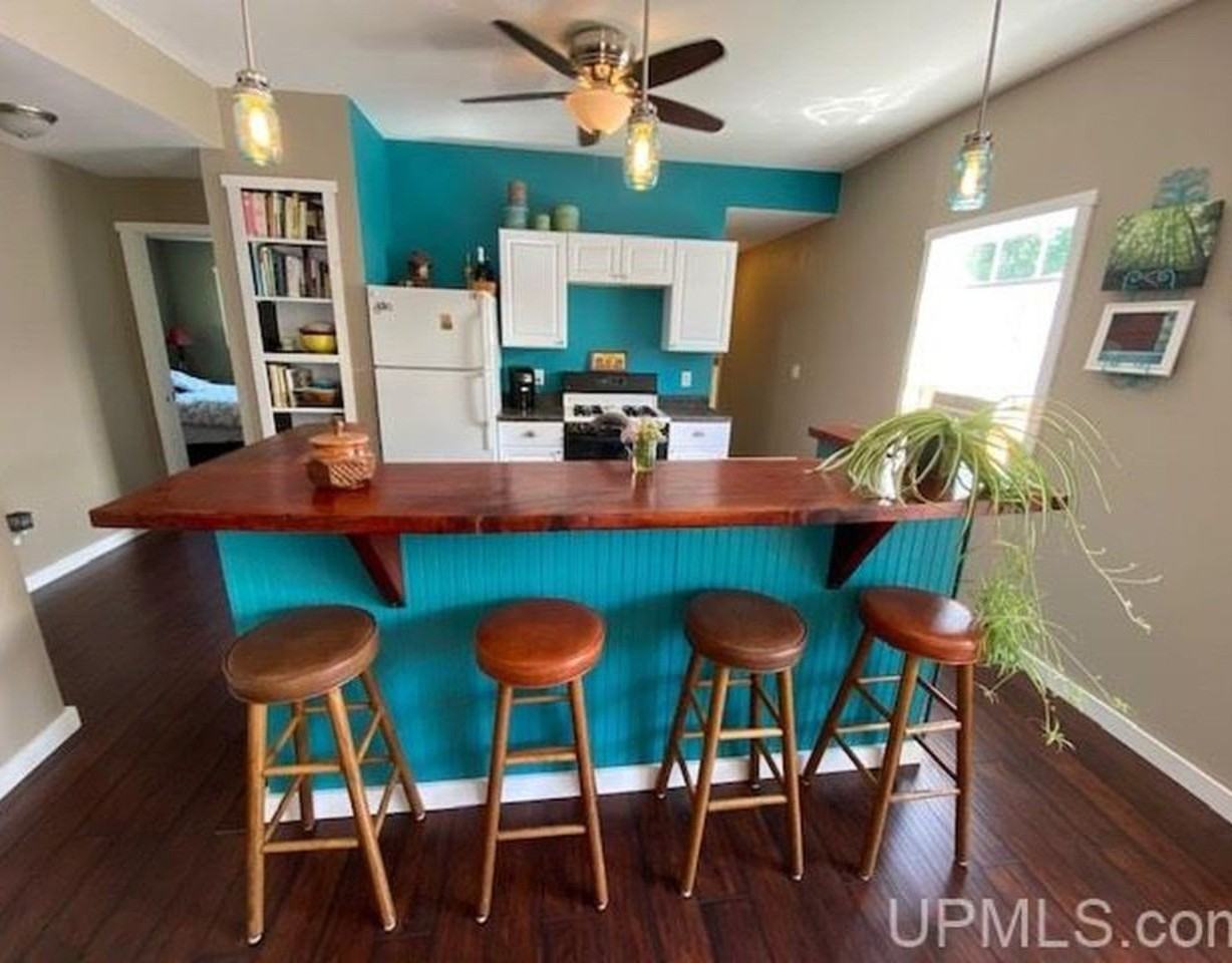 12 Oak St - Photo 7 of 10