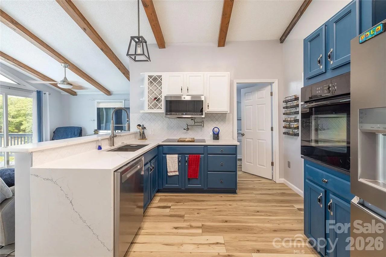 138 Strand Rd - Photo 4 of 19