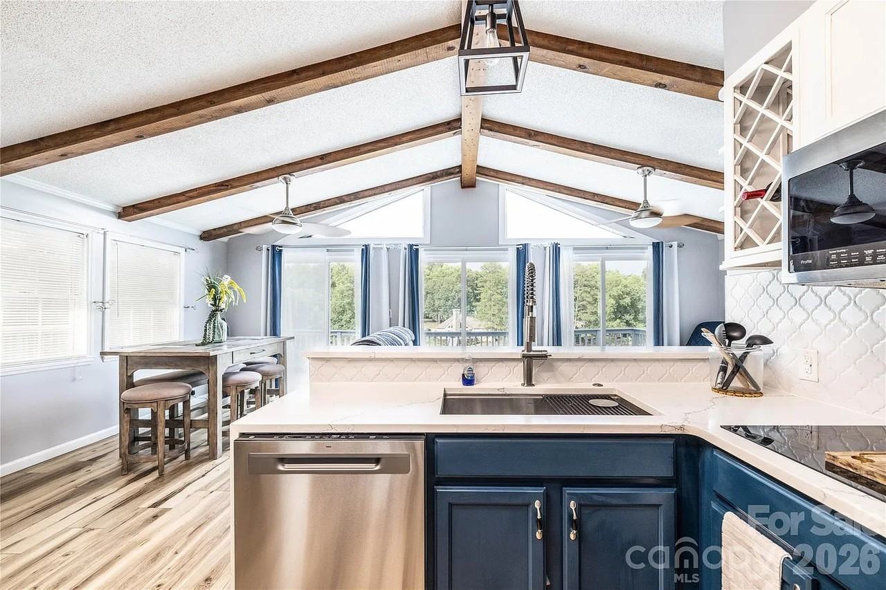 138 Strand Rd - Photo 7 of 19