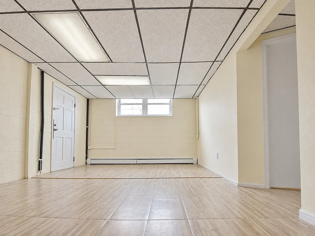 128 E 7th St #305 - Photo 4 of 5