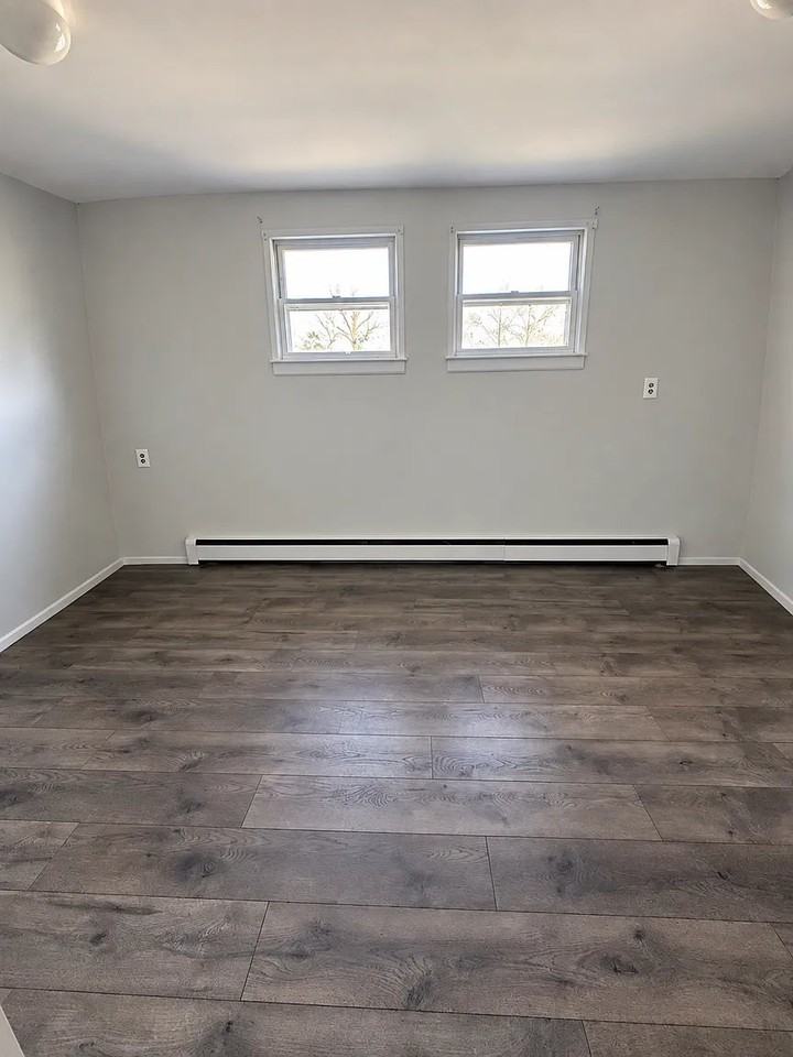245 Hollywood Ave #1F - Photo 4 of 7