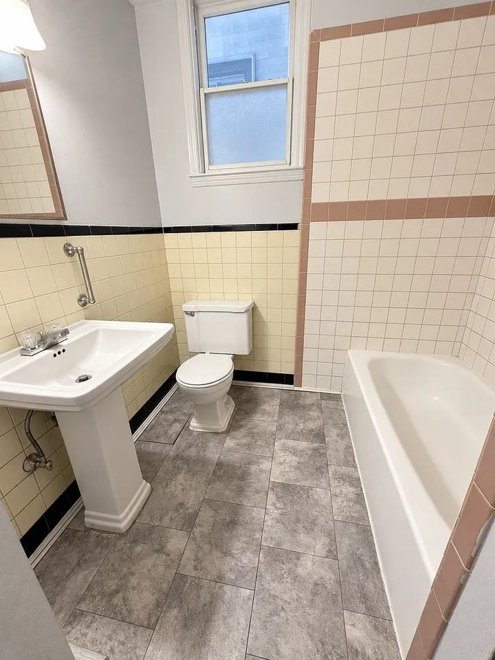 245 Hollywood Ave #1F - Photo 7 of 7