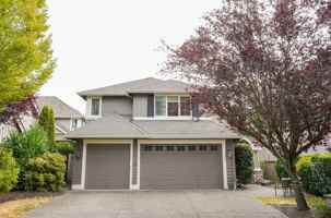 featured image of 1004 274th Pl Se