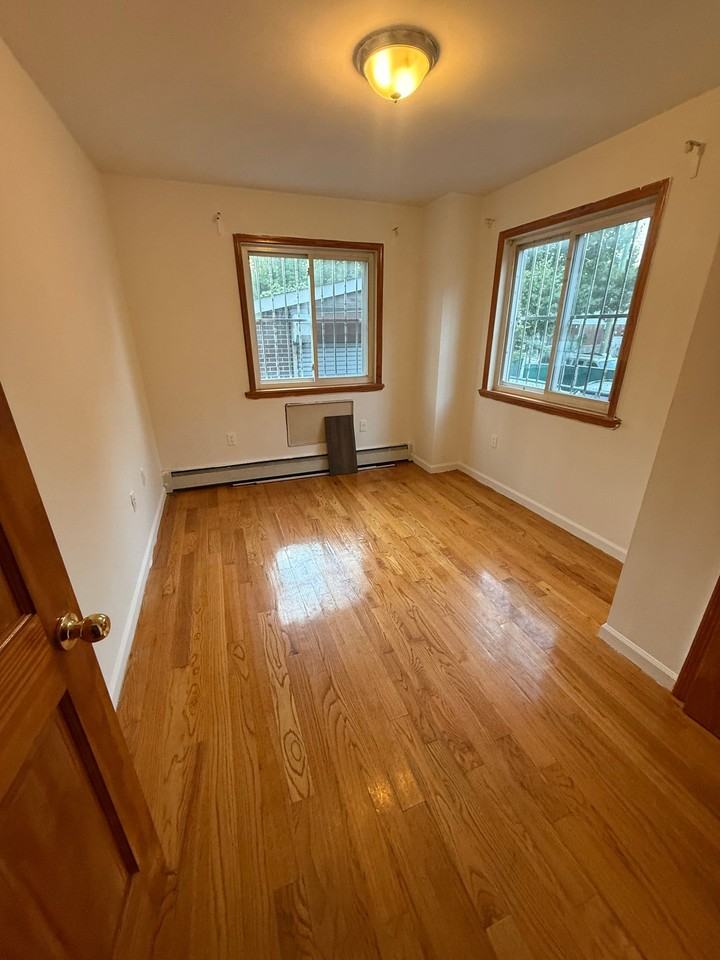 40-17 215th Pl #1stFL - Photo 4 of 15