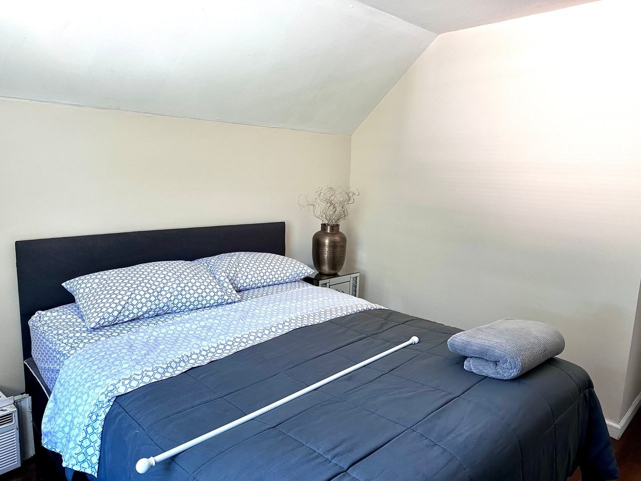 51 Bradley St - Photo 2 of 10