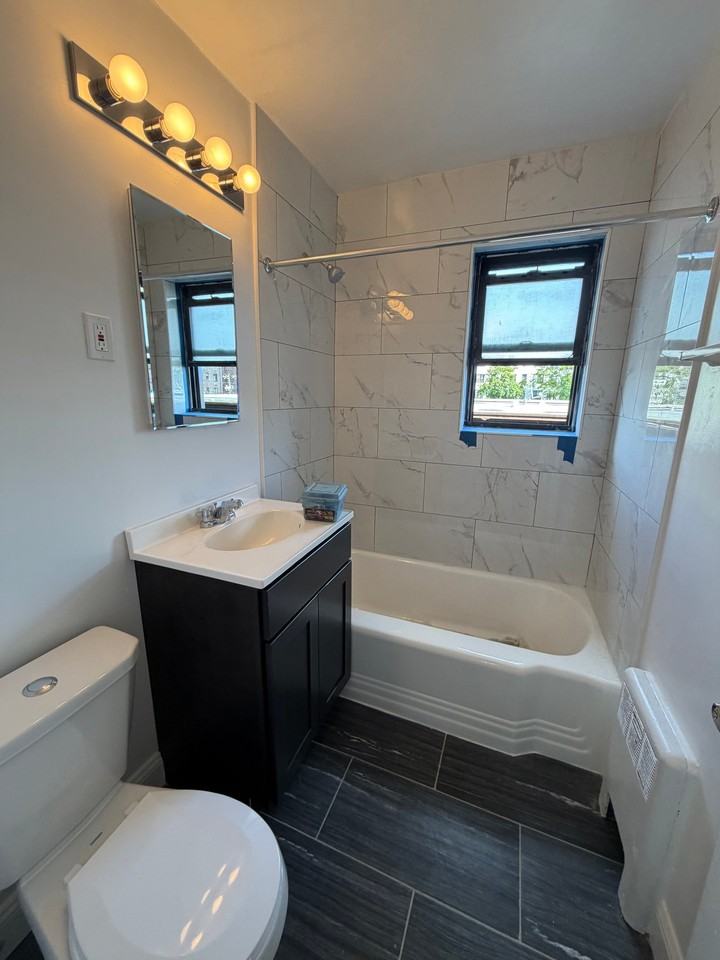 457 Highland Ave #4J - Photo 3 of 4