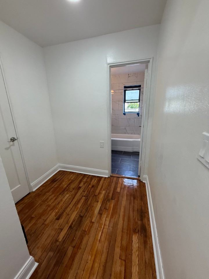457 Highland Ave #4J - Photo 4 of 4