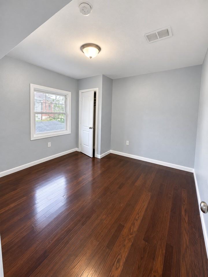 131 S 13th St #2 - Photo 5 of 8