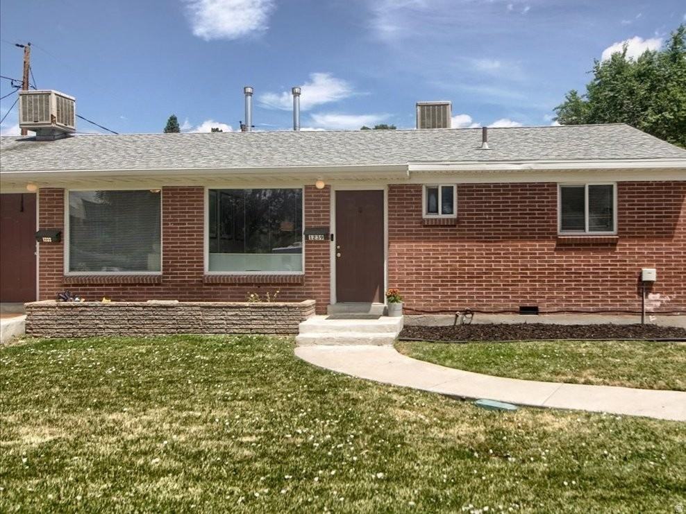 1239 E St #1239 - Photo 2 of 18