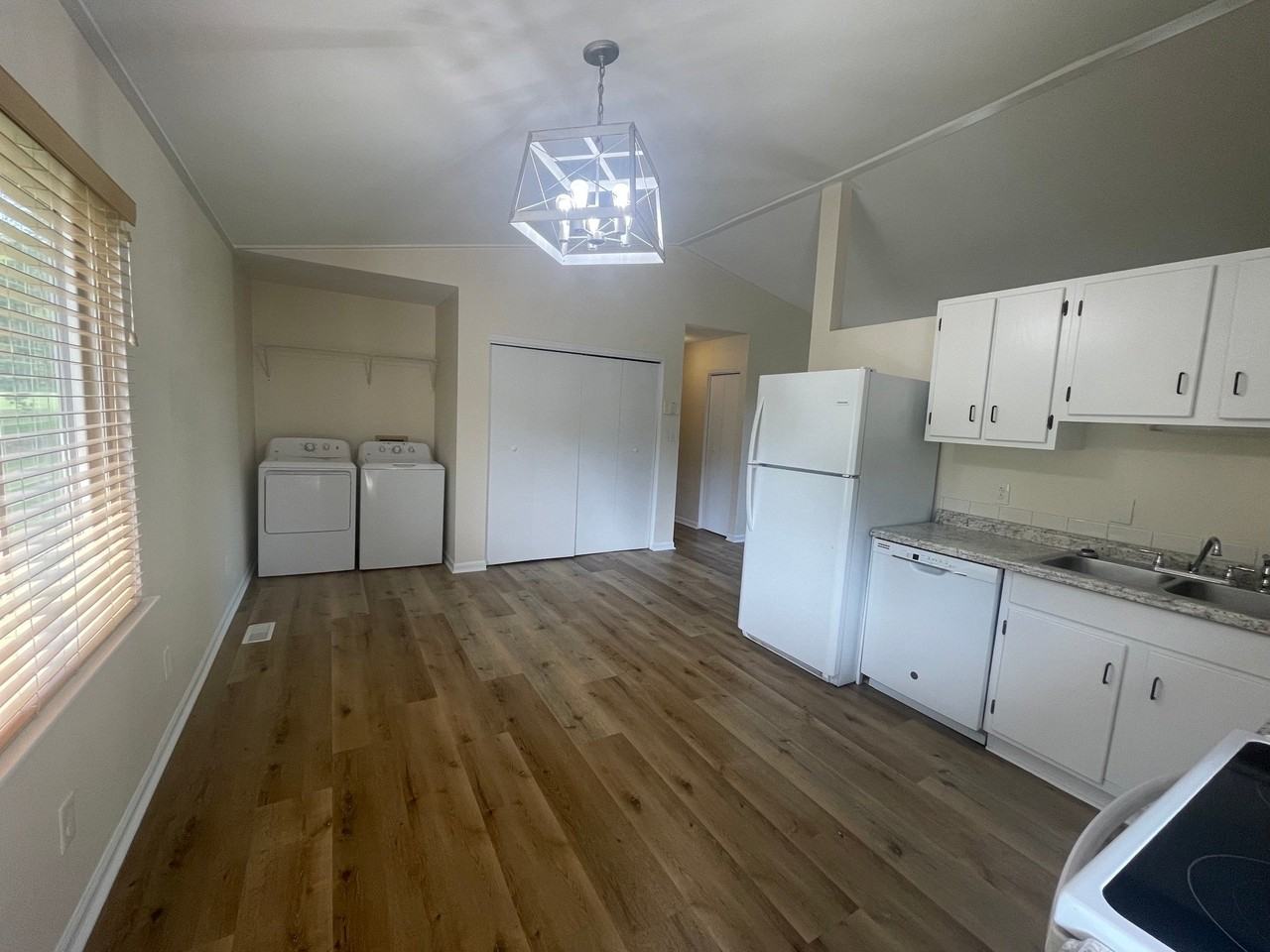 4473 Moore Ln - Photo 3 of 17