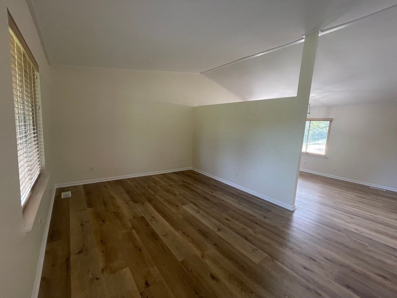 4473 Moore Ln - Photo 5 of 17