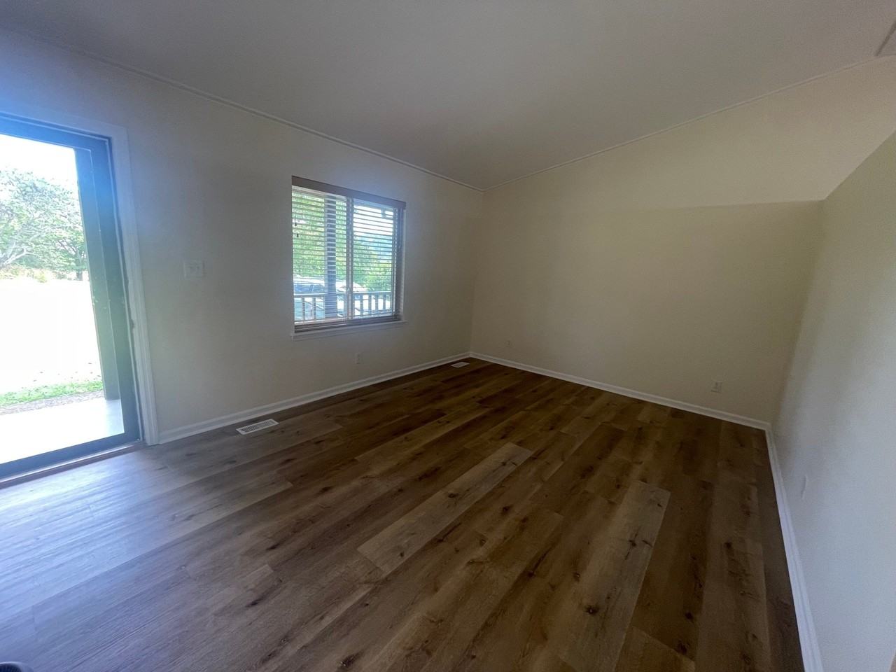 4473 Moore Ln - Photo 6 of 17