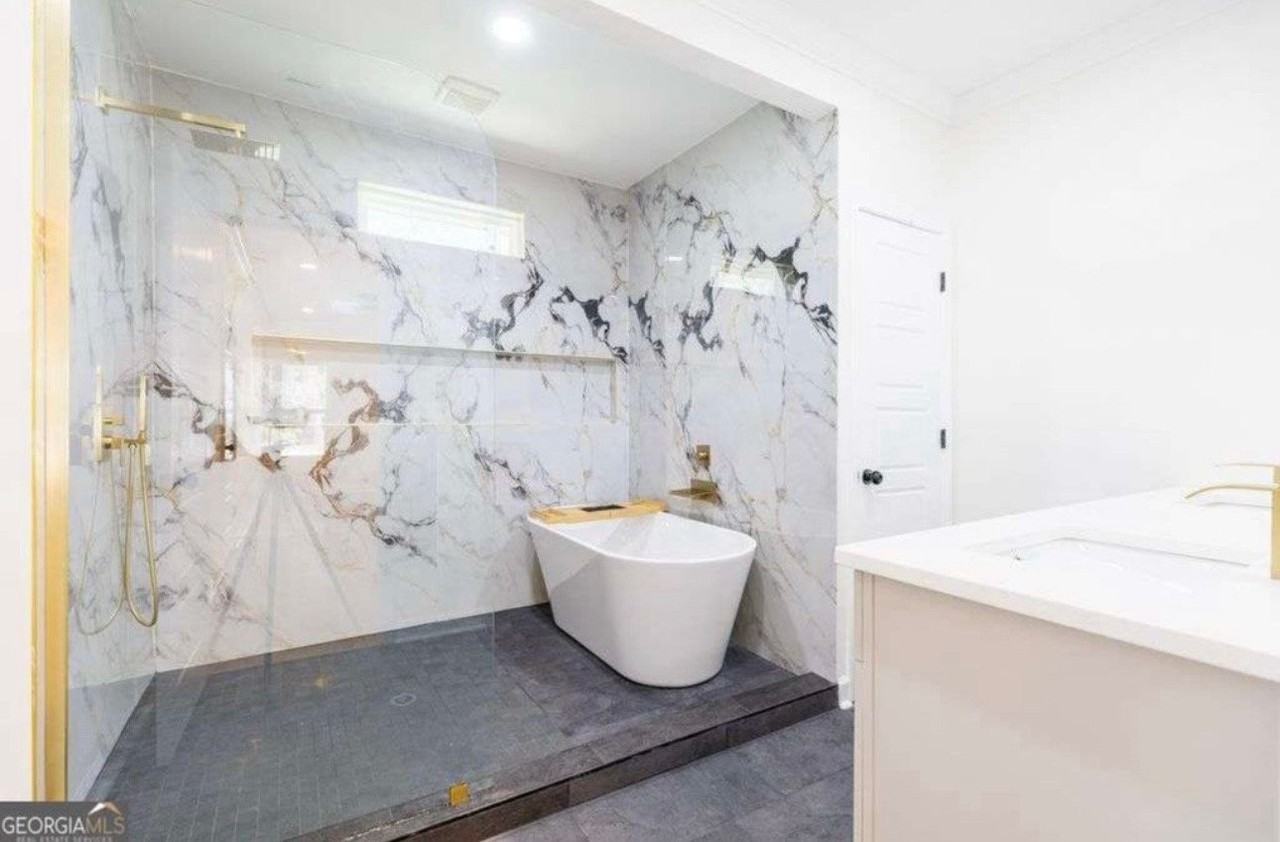 701 W Alden Ave - Photo 5 of 8