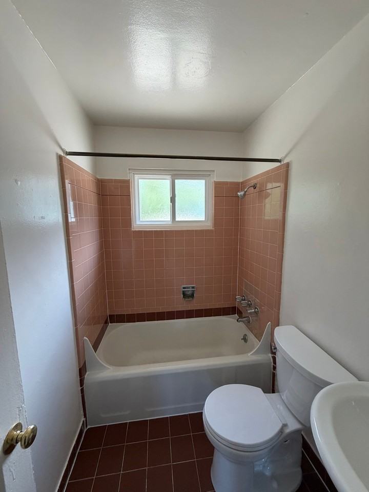1934 E 30th St #1940 - Photo 6 of 9